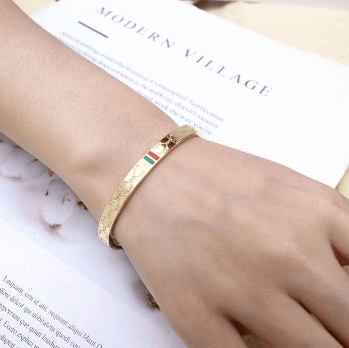 Gucci Cuff Bracelet Gold view 4