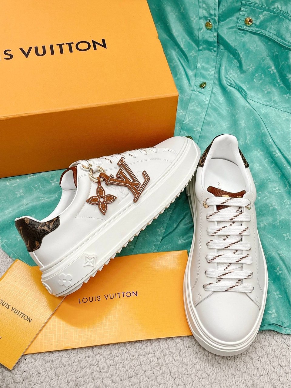 Louis Vuitton Time Out Sneaker 1Aadmt view 4