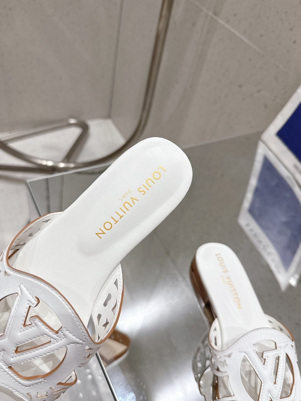 Louis Vuitton LV Isola Flat Mule White 1AGYPA view 11