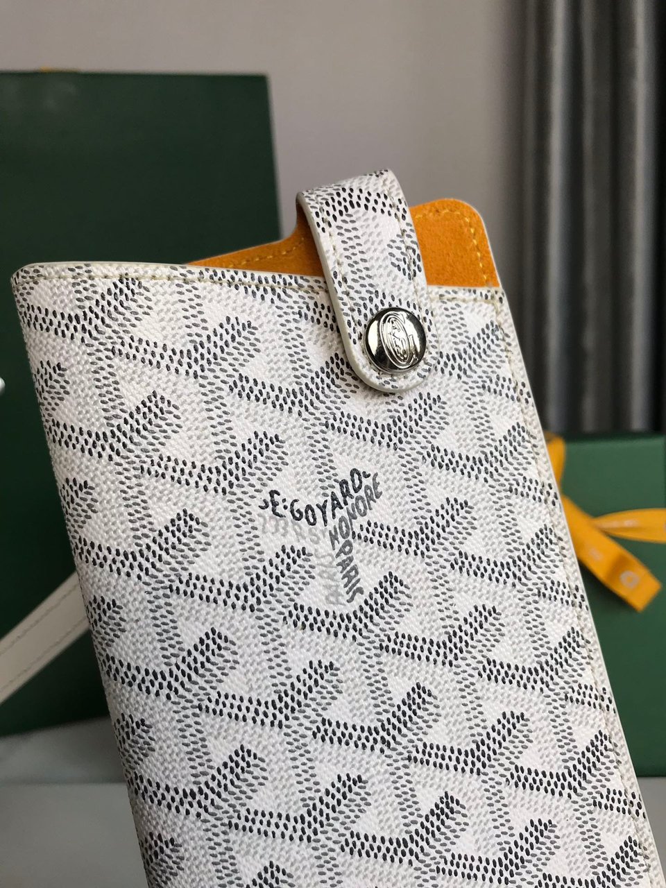 Goyard Montmartre Gm Case 18 Cm White Goyardine Canvas view 9
