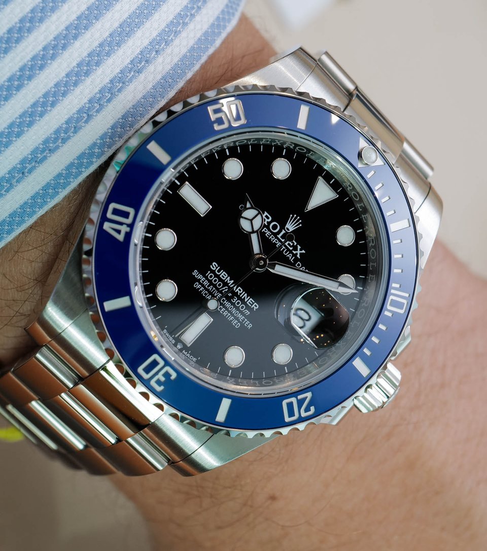 Rolex Submariner 41mm Black Dial 126619LB view 6