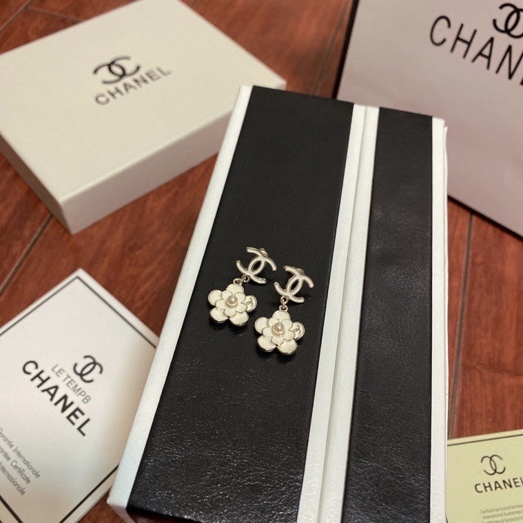 Chanel Flower White Earrings view 5