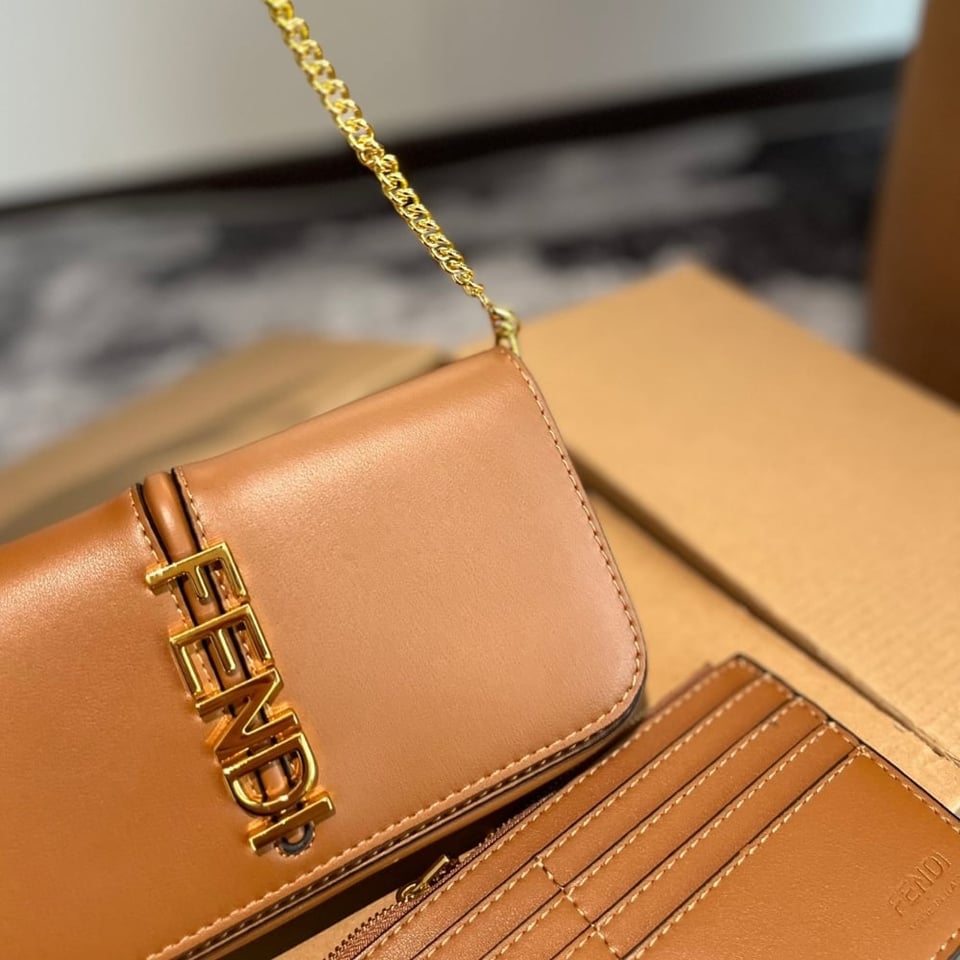 Fendi Fendigraphy Wallet On Chain Brown 21Cm view 5