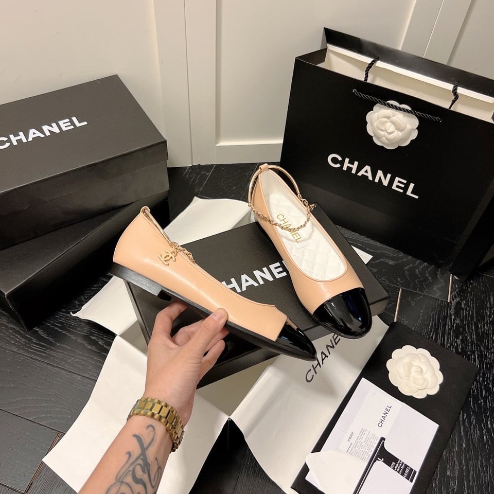 Chanel Interlocking Cc Logo Ballet Flats Black Pink view 4