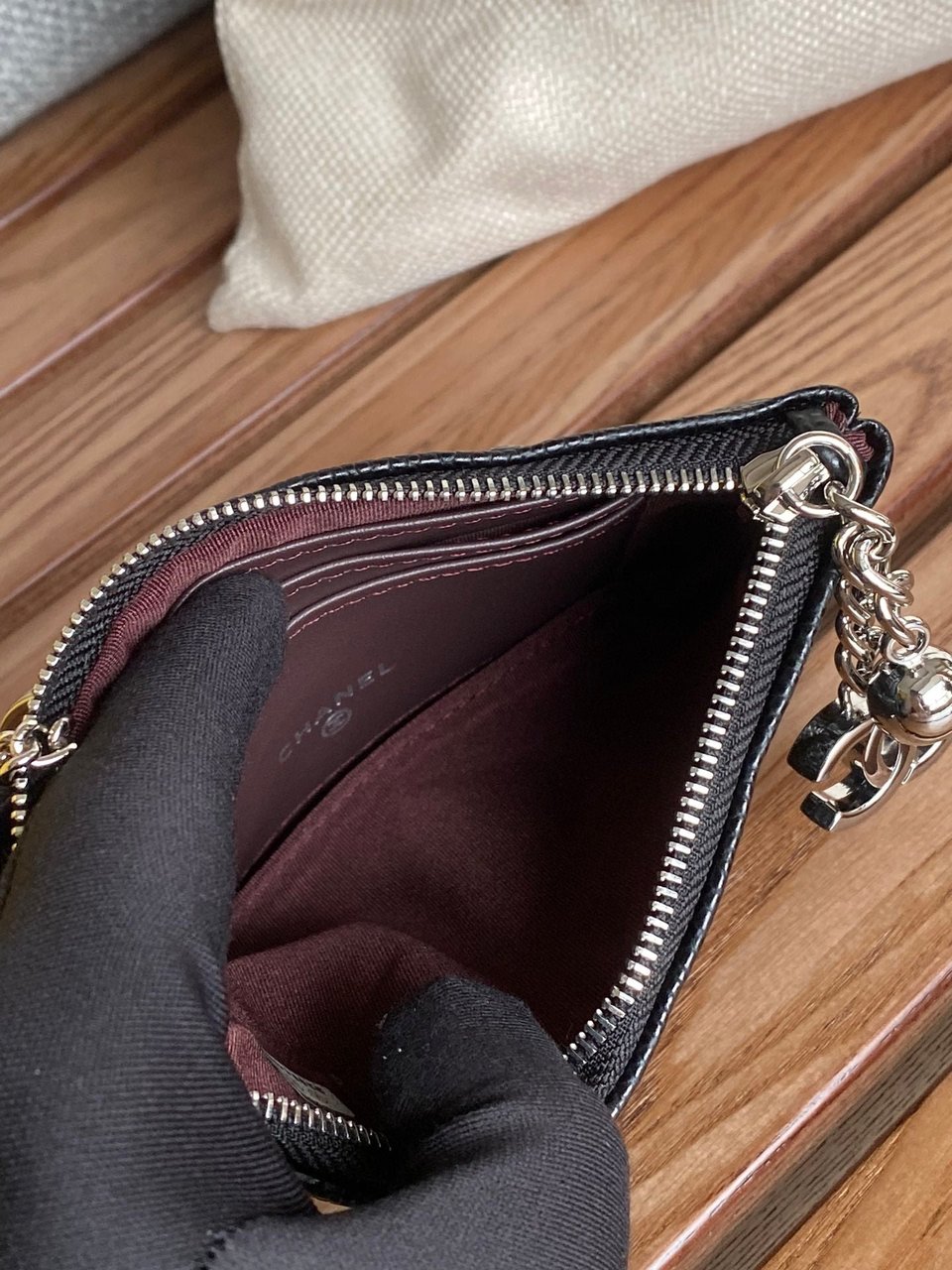 Chanel Zipped Wallet 14Cm Black Caviar Silver Hardware view 9