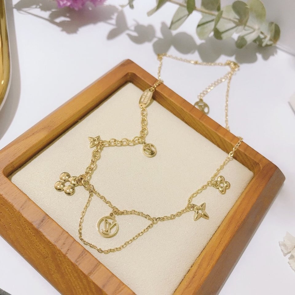Louis Vuitton Blooming Supple Necklace Gold M90736 view 5