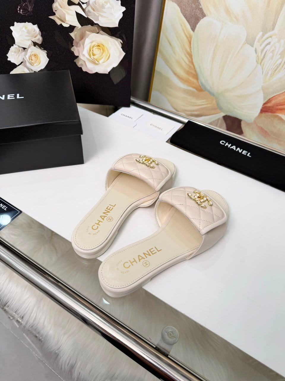 Chanel Quilted Slide Sandals Bright Gold-tone CC G35927 view 9