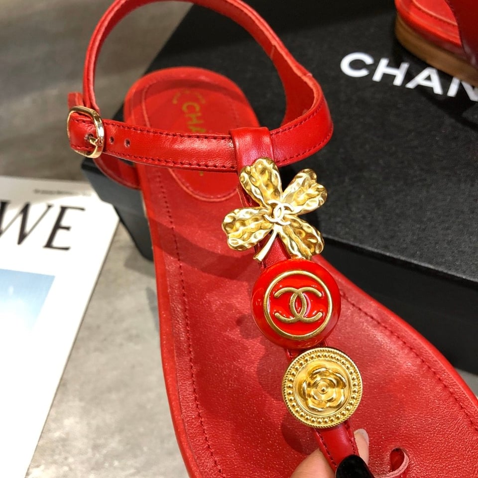 Chanel Camellia Thongs Sandals With Gold Leaf Clover Wine Red view 4