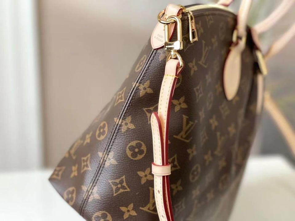 Louis Vuitton Bo Tie Mm 31Cm view 7