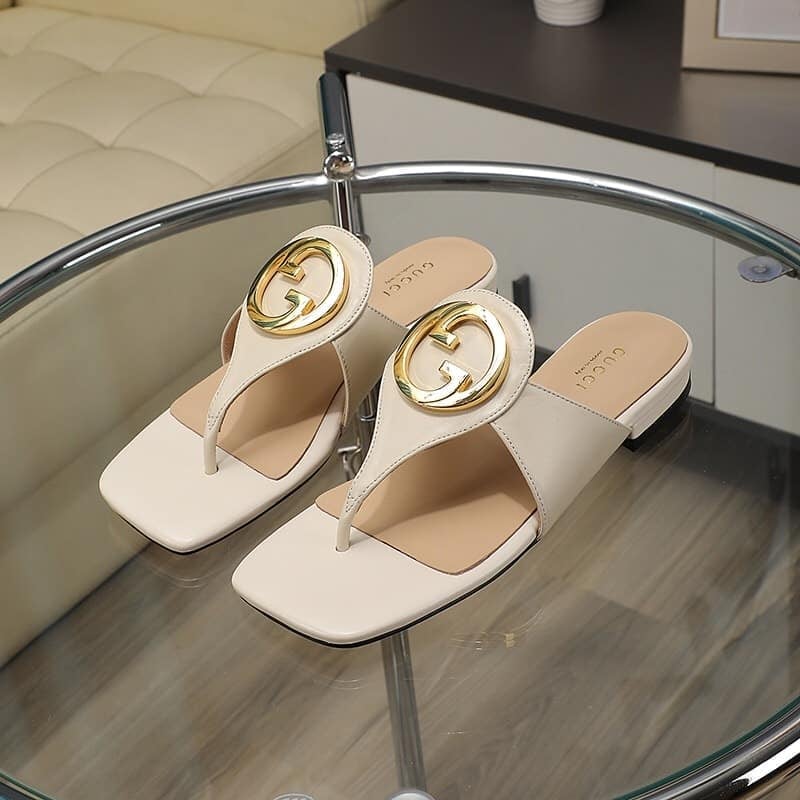 Gucci Women’S Gucci Blondie Thong Sandal Beige view 8