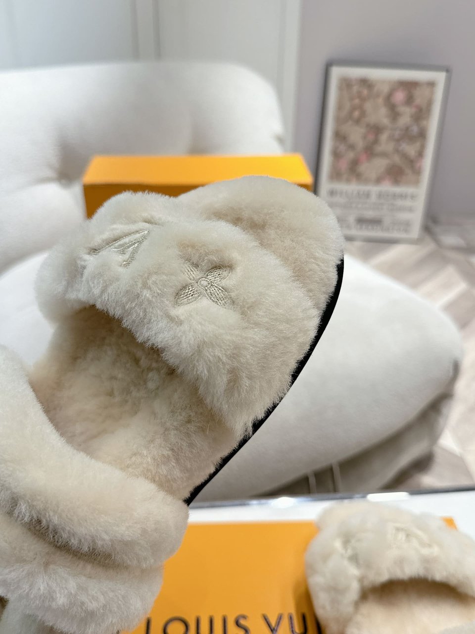 Louis Vuitton Lv Sunset Flat Comfort Mule Shearling Beige 1Adc6L view 5