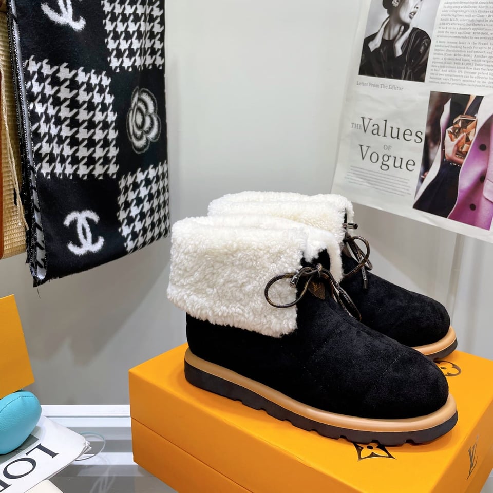 Louis Vuitton Pillow Comfort Ankle Boots Black view 7