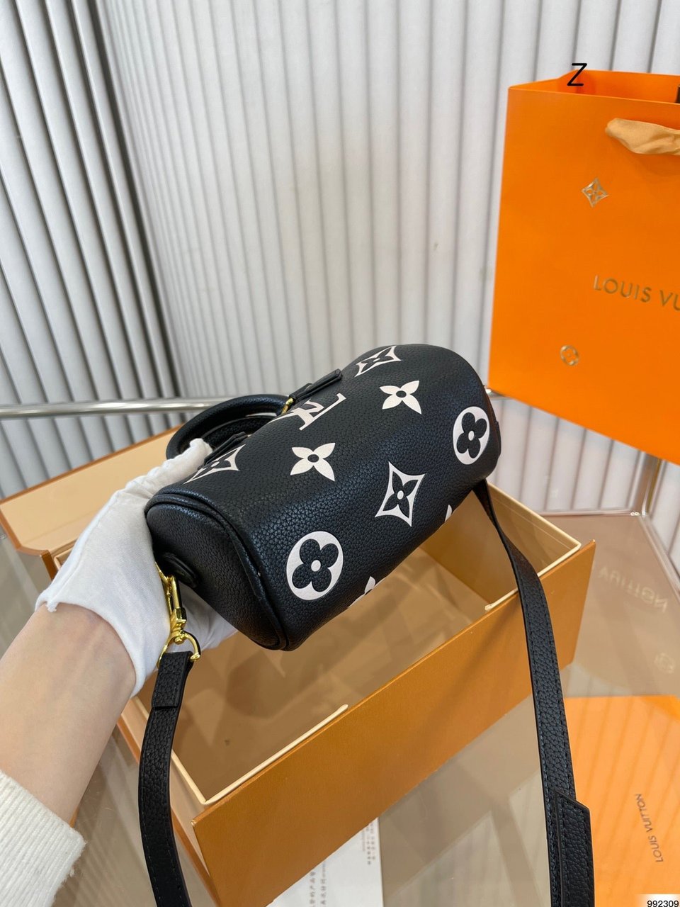 Louis Vuitton Nano Speedy Monogram Canvas Black 17Cm M81456 view 6