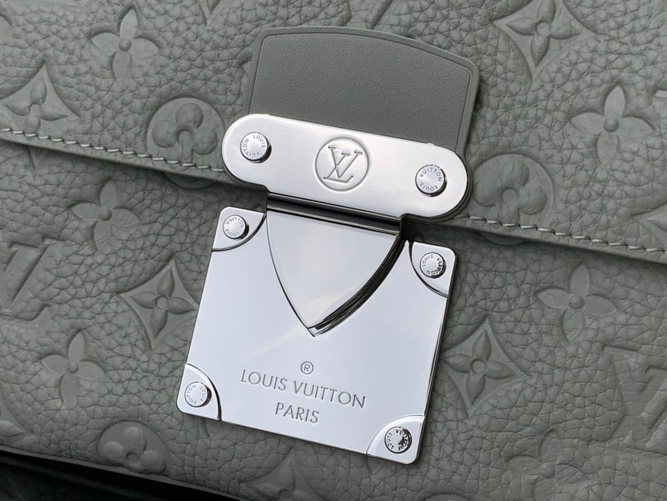 Louis Vuitton S Lock Messenger White 28Cm M23152 view 7