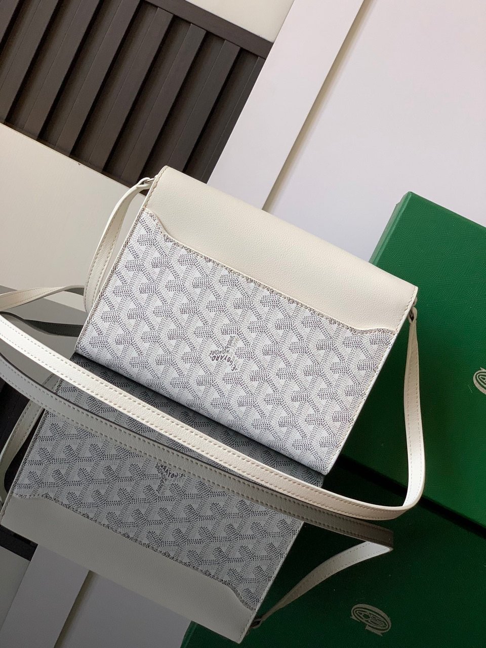 Goyard Chypre Wallet-Pouch 21cm White Goyardine Canvas And Calfskin view 5