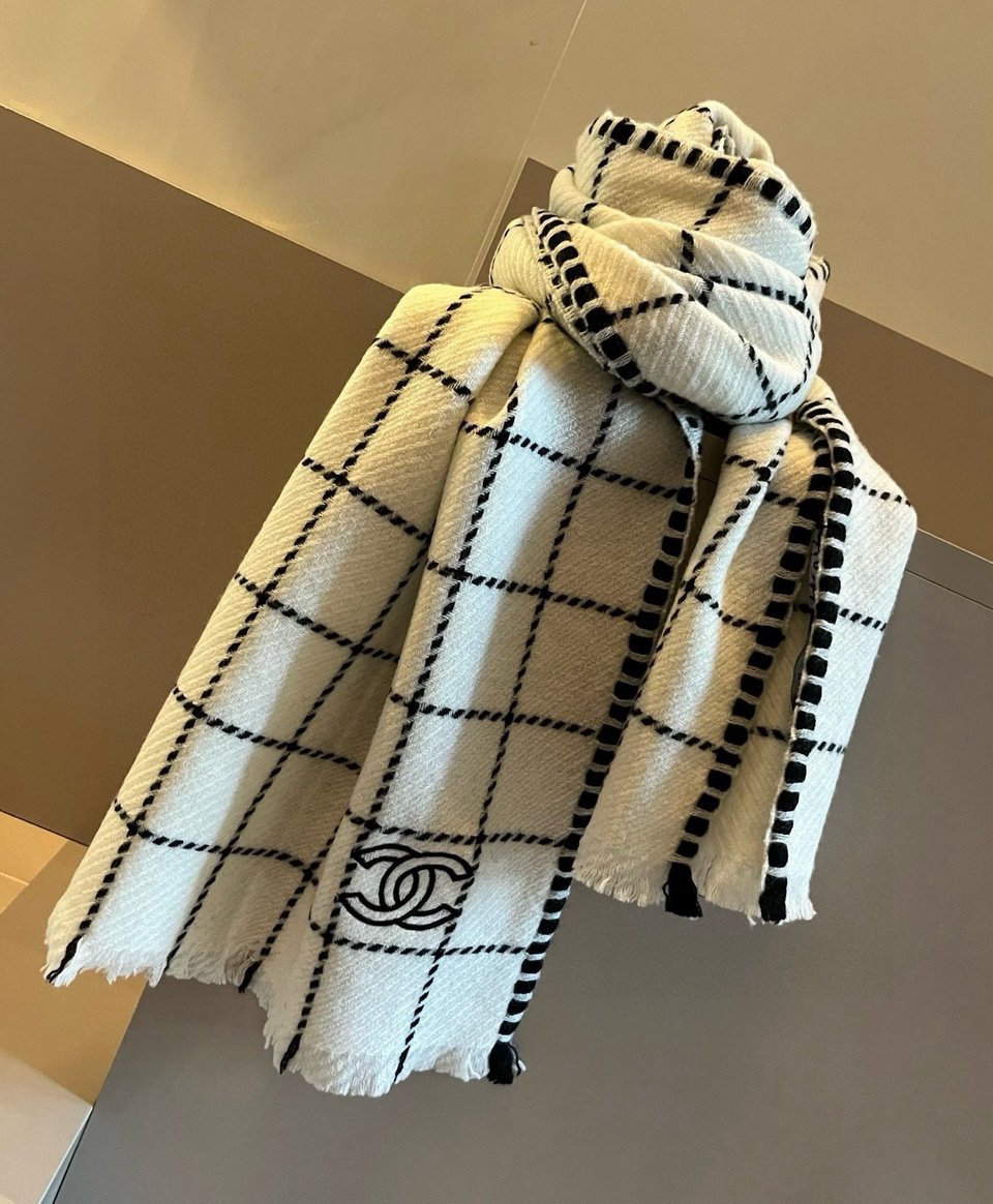 Chanel Cashmere Scarf Checkered White For Women 185cm view 3