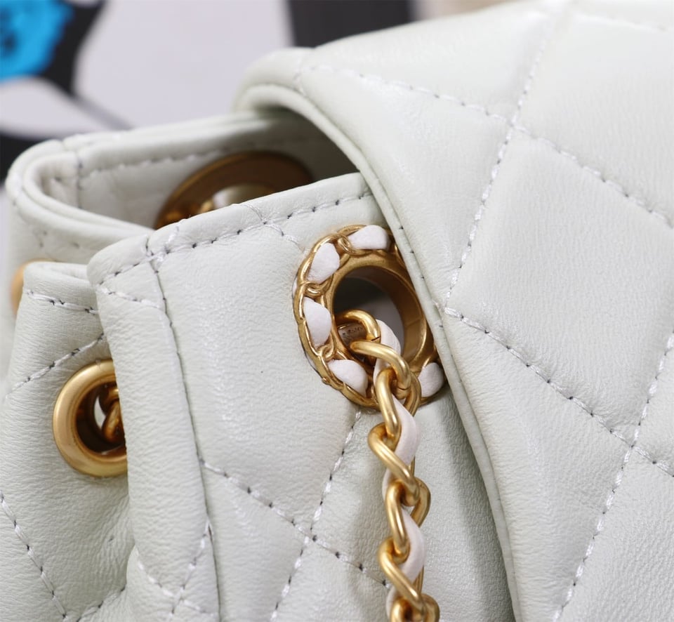 Chanel Mix Accordion Cc Flap Bag Quilted Glazed Calfskin White 23Cm/9in view 6