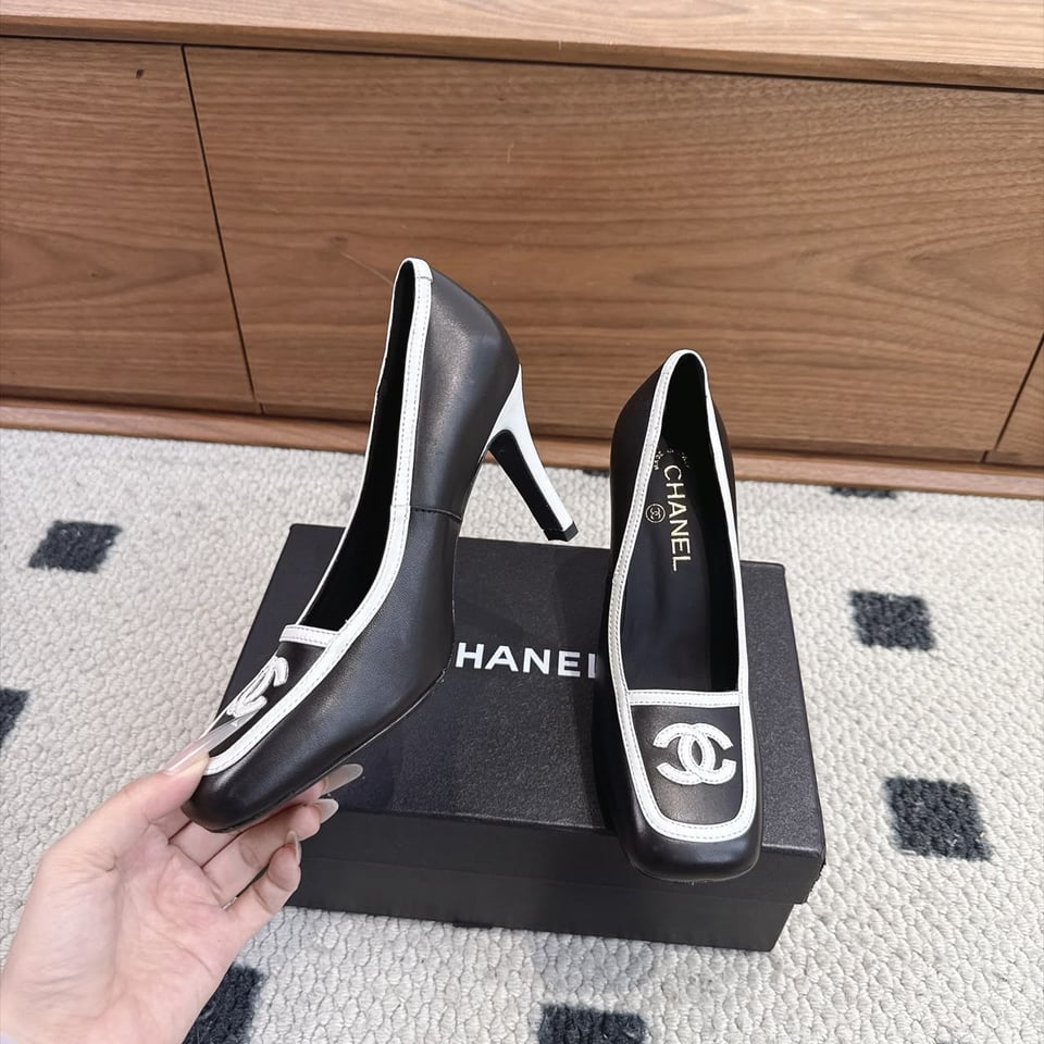Chanel Siyah Beyaz Deri Kadın Babet Black view 2