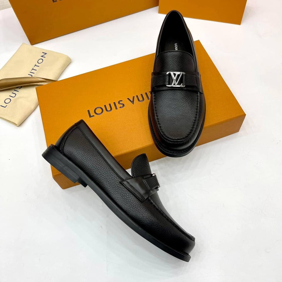 Louis Vuitton LV Monte Carlo Mocassin Black Loafers for Men view 4