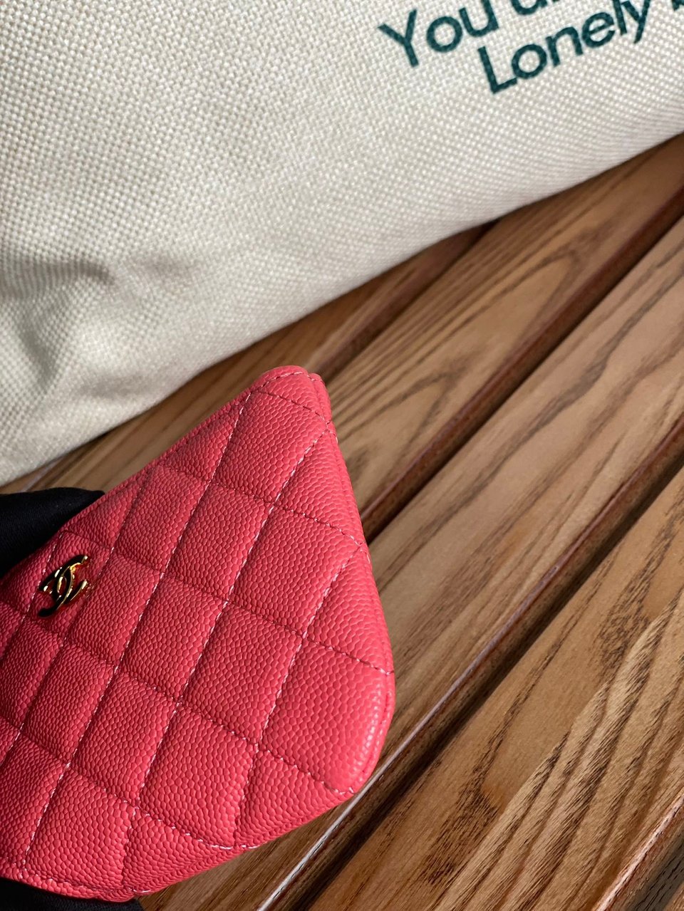 Chanel Zipped Wallet 14Cm Light Red Caviar Gold Hardware view 7