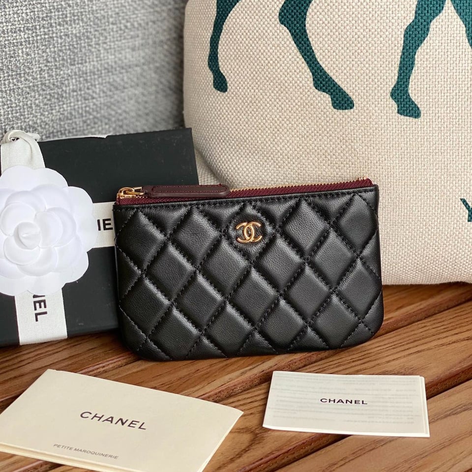 Chanel Zipped Wallet 15 Black Lambskin Gold Hardware