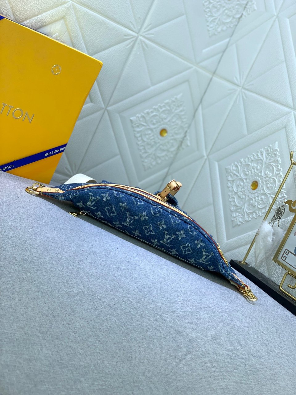 Louis Vuitton Bumbag High Rise Denim Blue 38Cm M46837 view 7