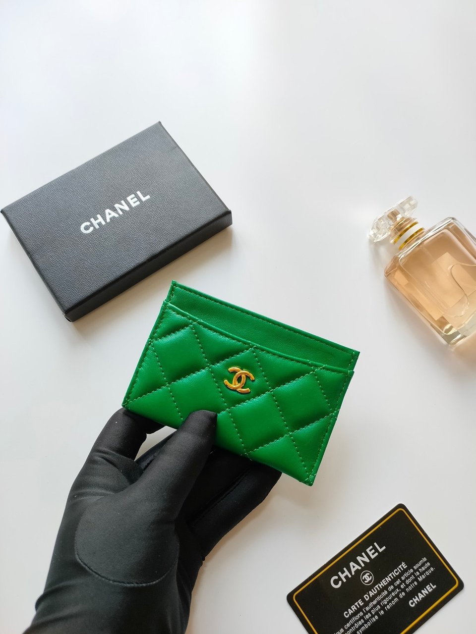 Chanel Card Holder 11.2 Green Calfskin Gold Icon view 5