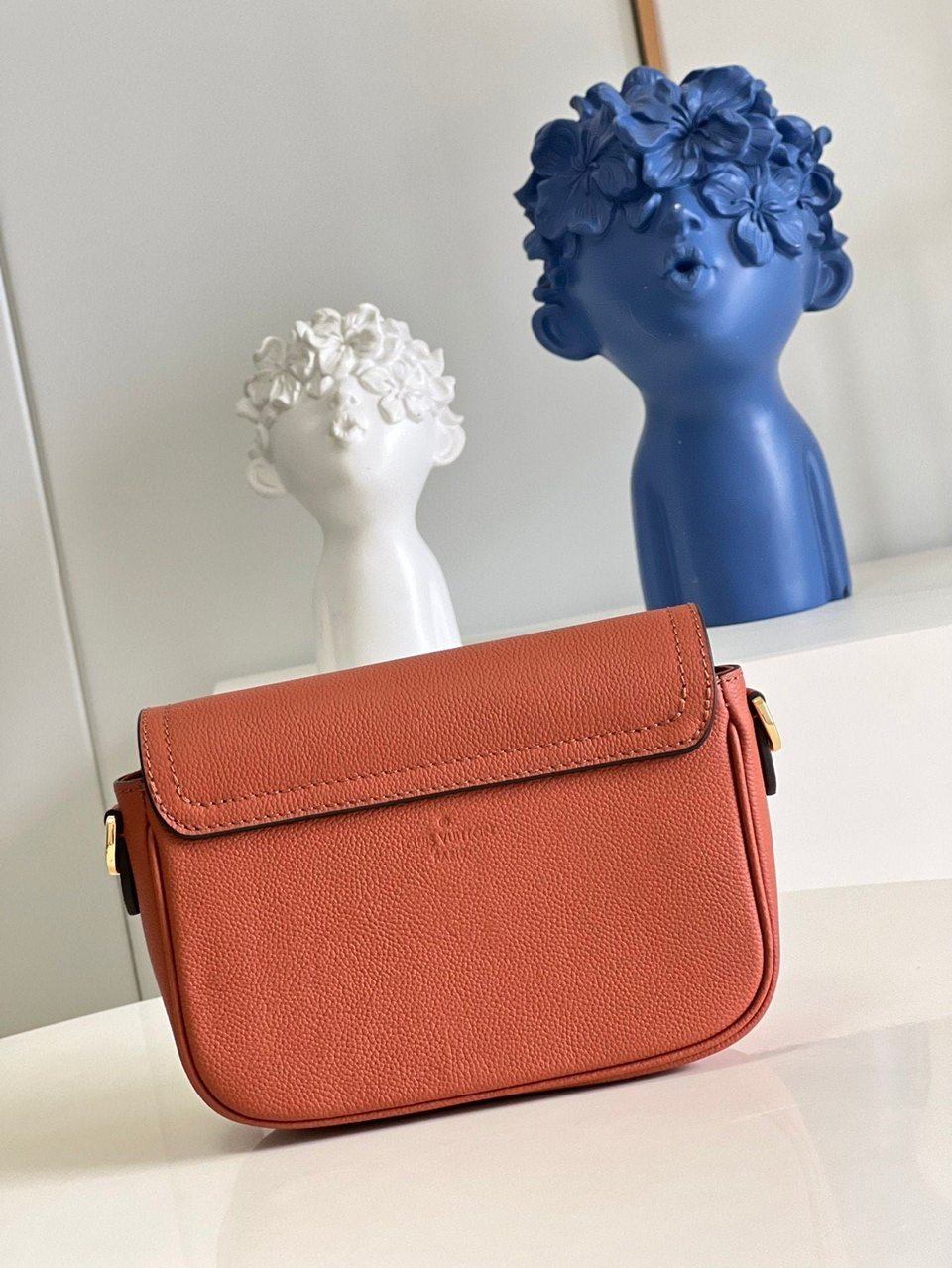Louis Vuitton Lockme Tender 19Cm Chataigne Brown view 4