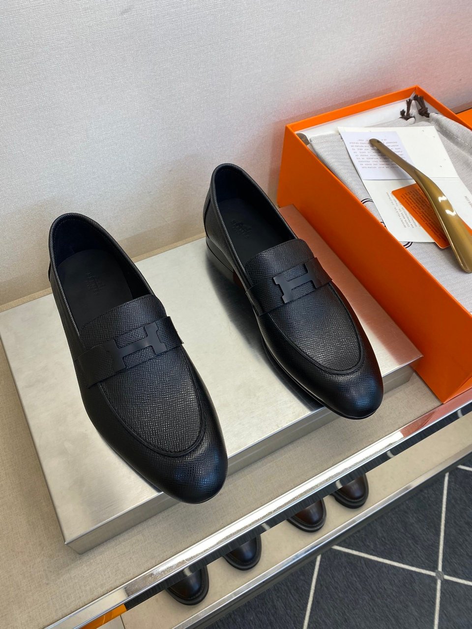 Hermès H-Buckle Polished Black Leather Loafers for Men view 5