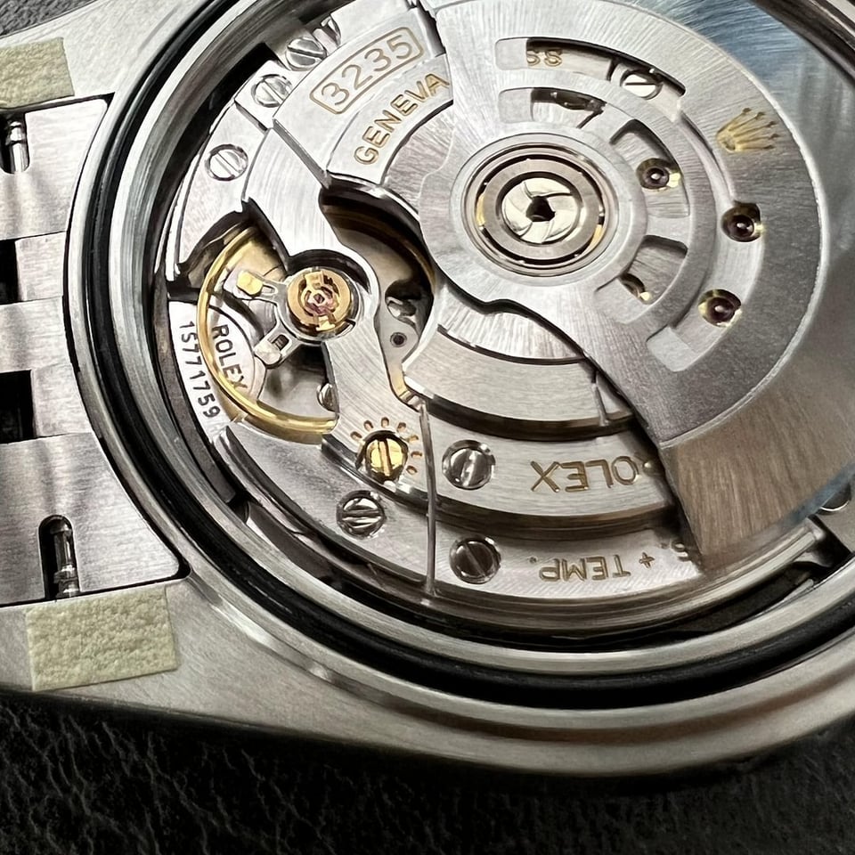 Rolex Datejust 41mm Rhodium Dial 126334 Jubilee view 11