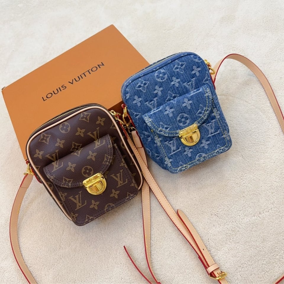 Louis Vuitton Fairfax Pochette Bag Denim Blue 17Cm M82948 view 4