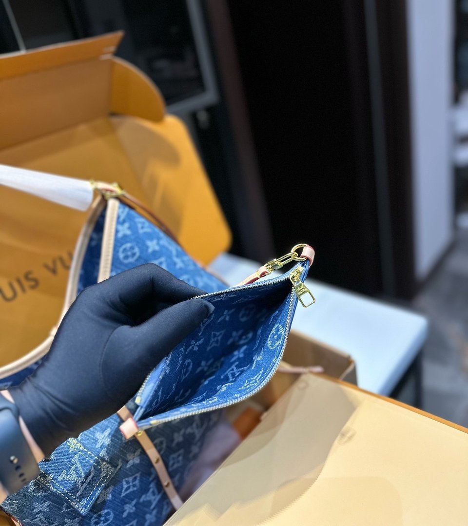 Louis Vuitton Carryall Pm Denim Blue 28Cm view 4