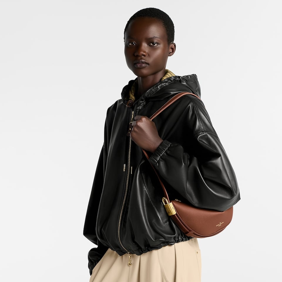 Louis Vuitton Low Key Bumbag M83546 view 6