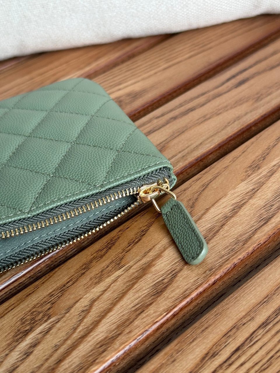 Chanel Zipped Wallet 20Cm Green Quilted Caviar Gold Hardware view 4