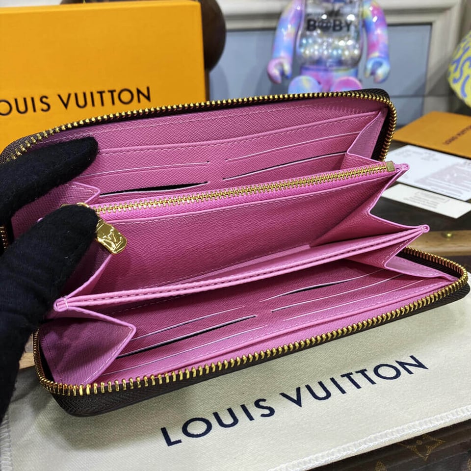 Louis Vuitton Christmas Animation 2022 Zippy Wallet Pink view 11