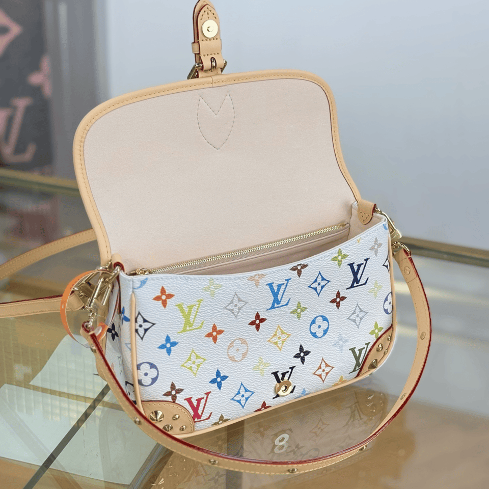 Louis Vuitton Diane LV x TM M27866 24cm/9.4in view 10