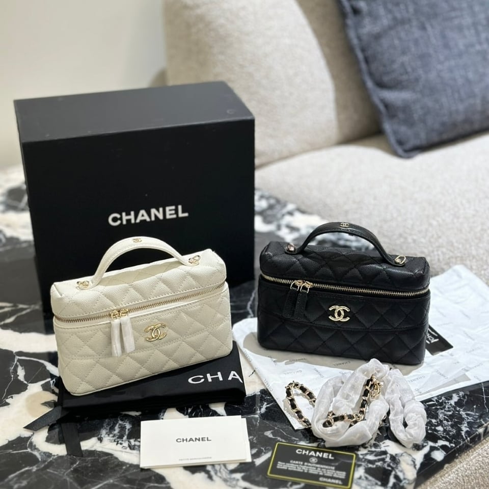 Chanel Long Vanity With Chain White 19.5Cm/7.7in view 7