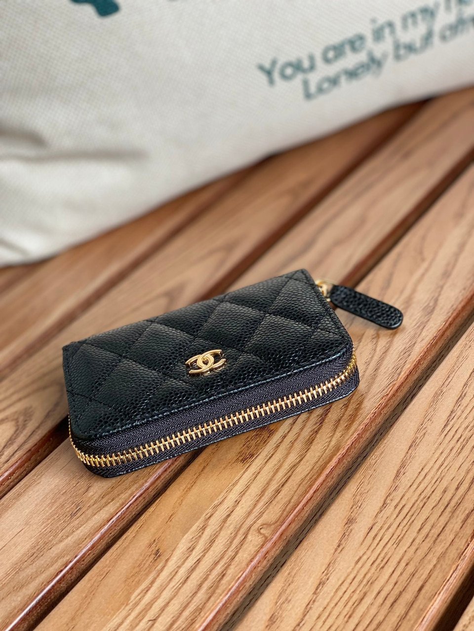 Chanel Zipped Wallet 7.5Cm Black Caviar Gold Hardware view 7