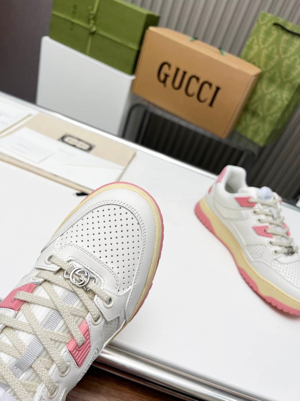 Gucci Women’S Distressed Effect Sneakers Pink view 4