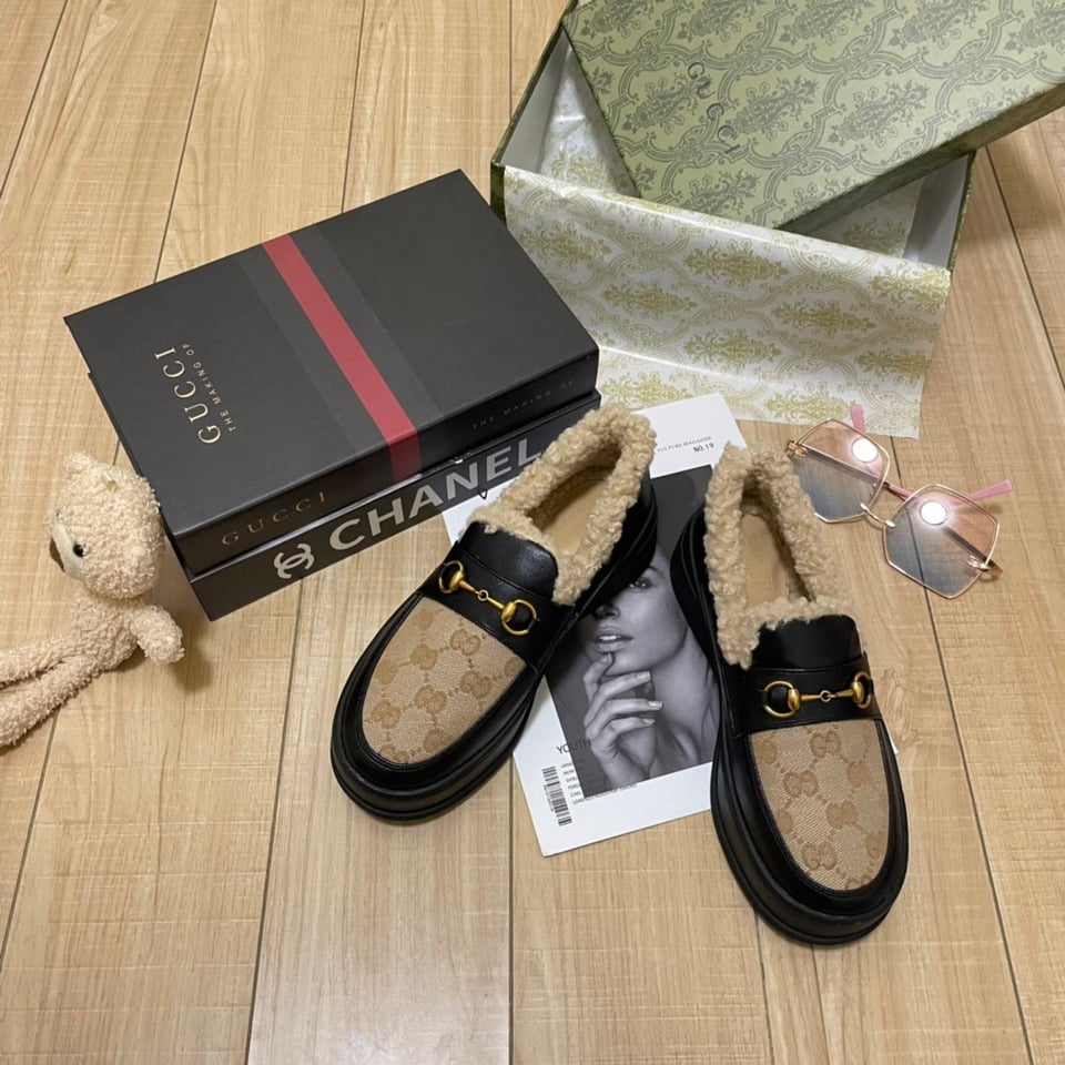 Gucci Fleece Collar Loafers Gg Beige And Black Leather view 6