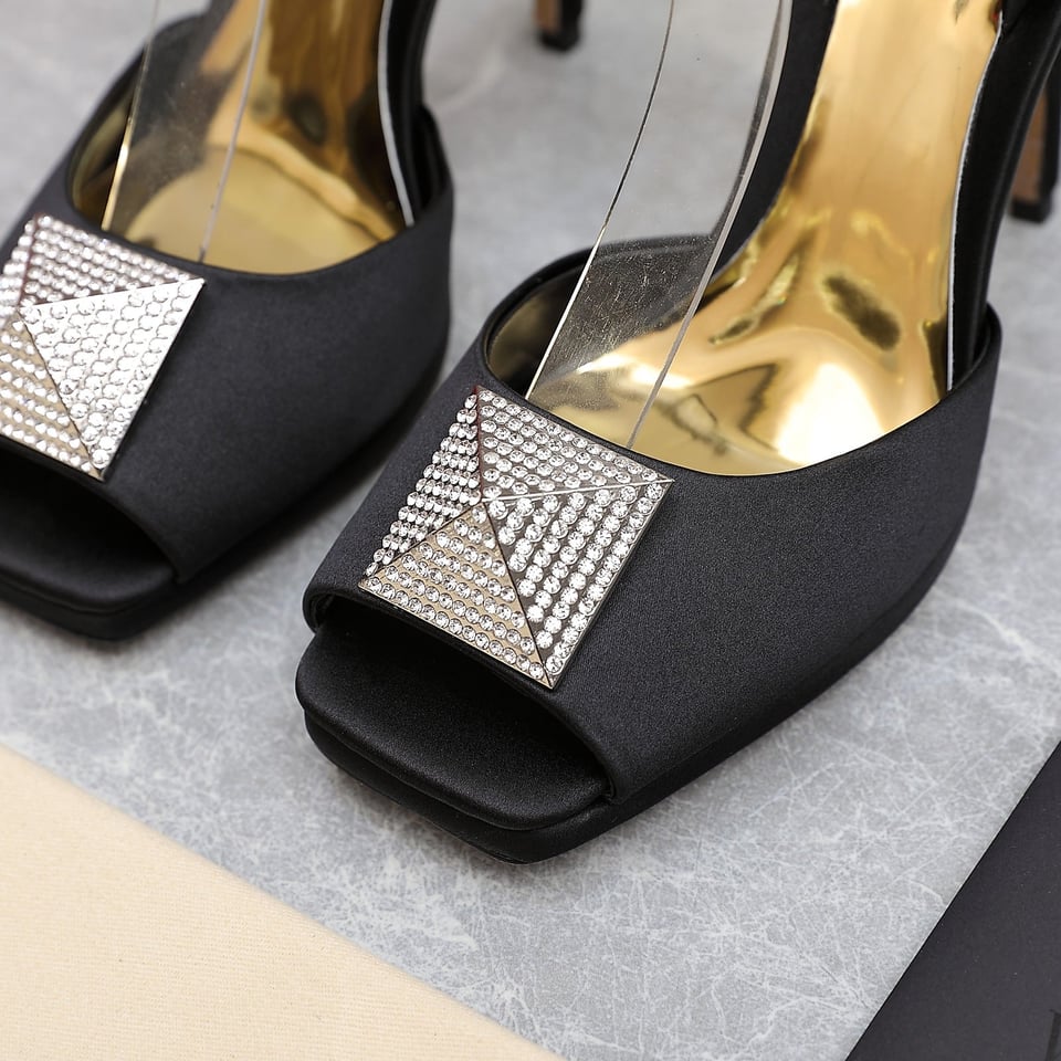 Valentino Garavani Roman Stud Block Pump Black view 6