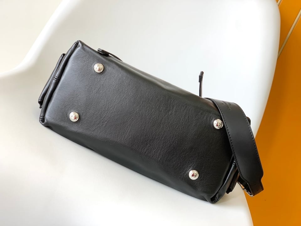 Louis Vuitton Carryall Cargo Pm H33 – Women – Handbags view 6