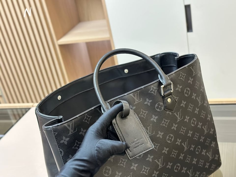 Louis Vuitton Monogram Eclipse Grand Sac Tote Black 33Cm view 7