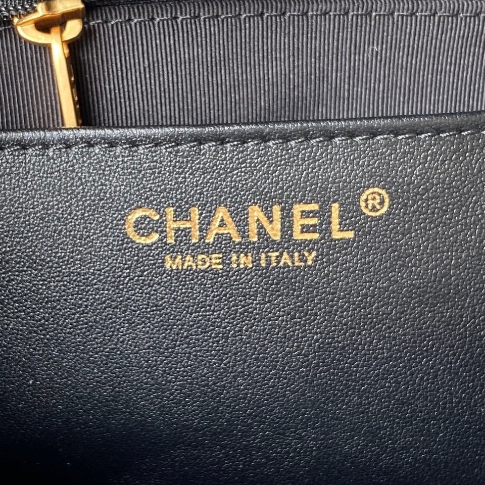 Chanel 23K 13,5Cm Black Calfskin Gold Hardware view 4