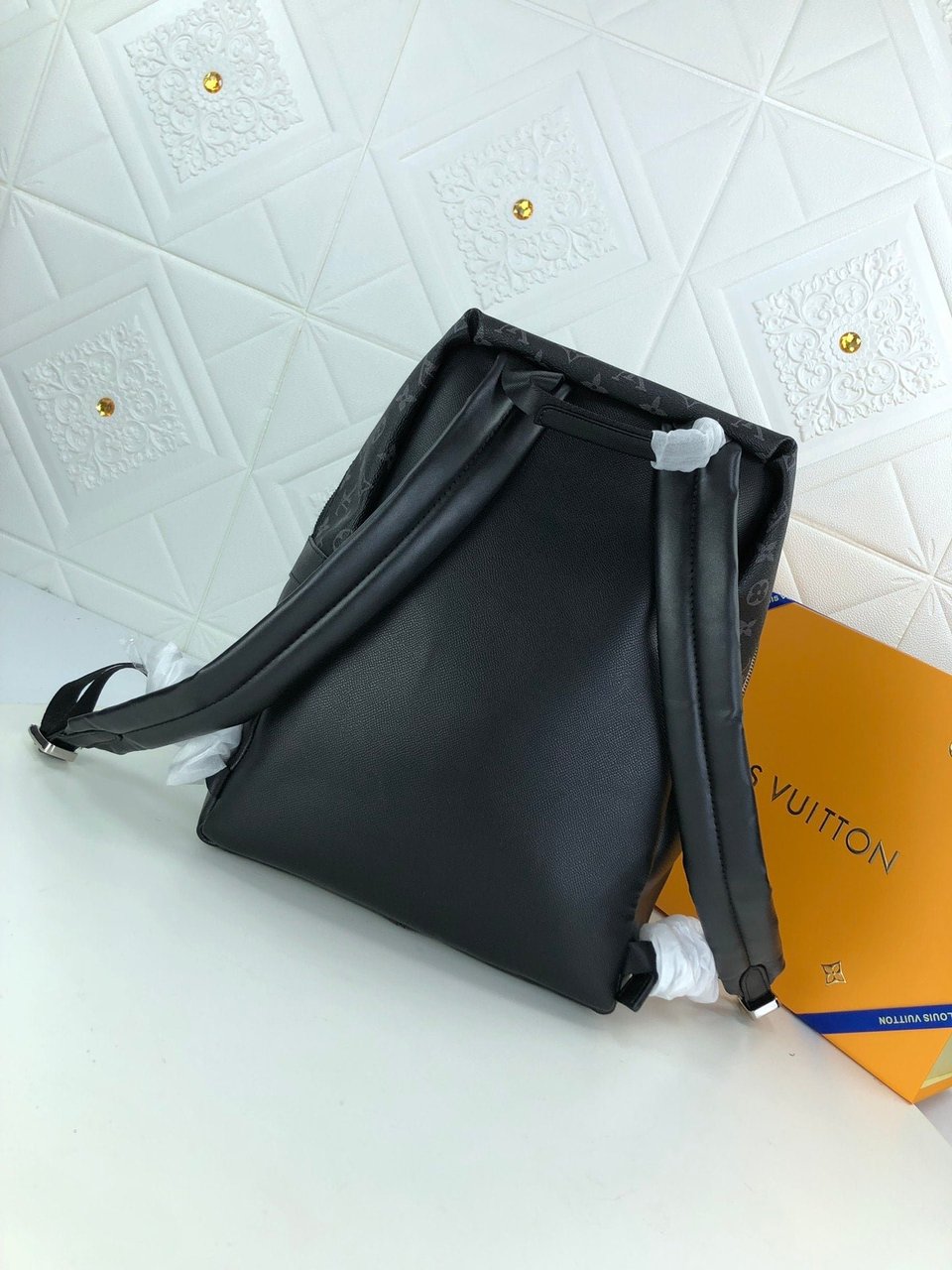 Louis Vuitton Discovery Backpack Pm Black 40Cm view 4