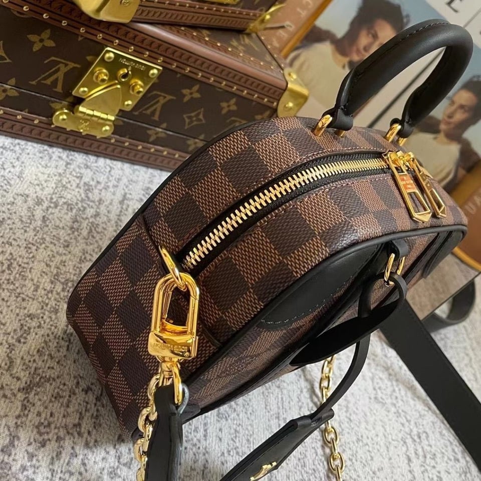 Louis Vuitton Valisette Souple Bb 19Cm Black view 6