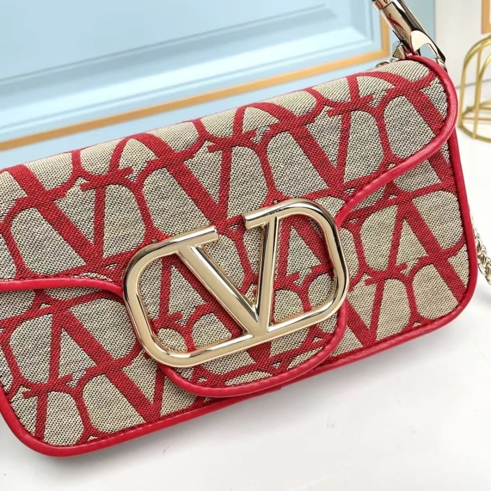 Valentino Garavani Locò Toile Iconographe Shoulder Bag Red 20Cm view 8