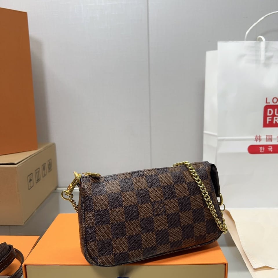 Louis Vuitton Pochette Accessoires Damier Ebene 17Cm With Chain N58009 view 5