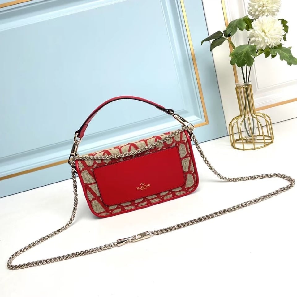 Valentino Garavani Locò Toile Iconographe Shoulder Bag Red 20Cm view 6