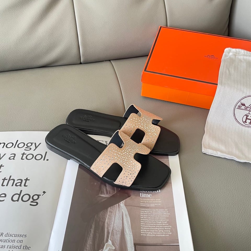 Hermes Oran Sandal Crystle Beige view 3